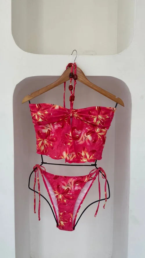 bikini pacific garden