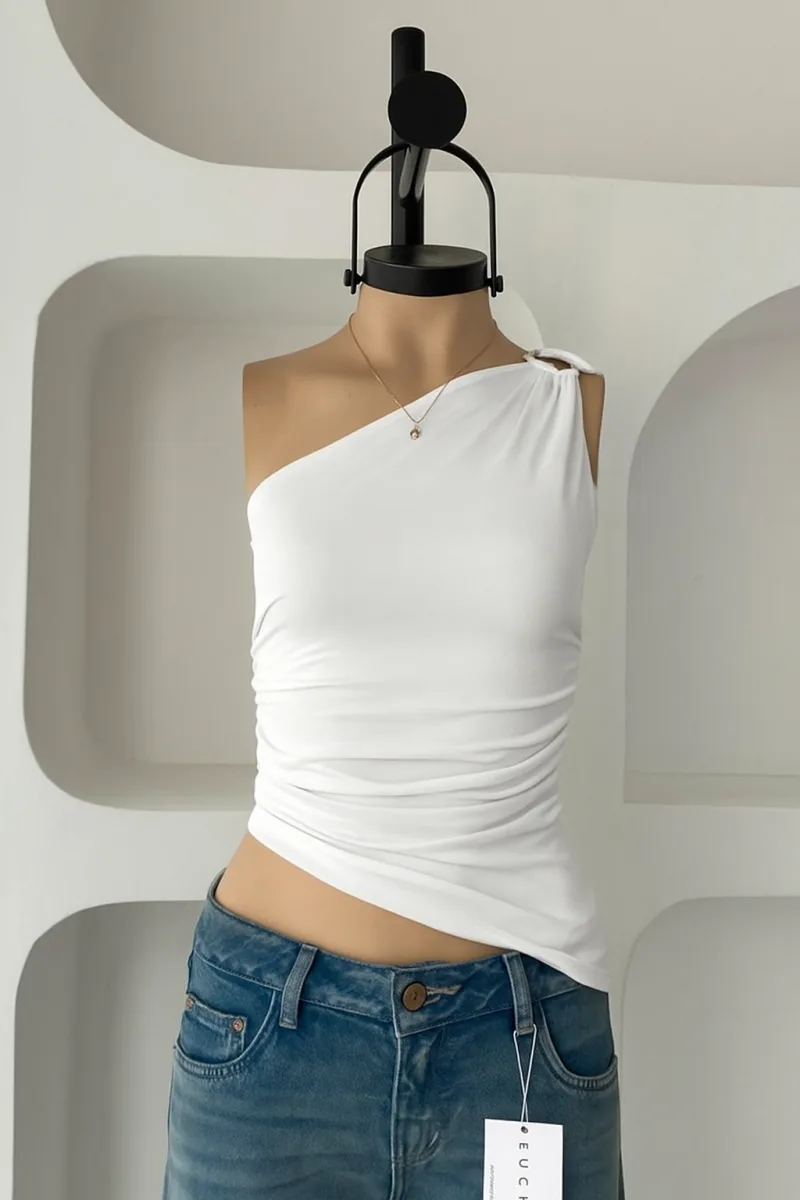 Top Allison Aro