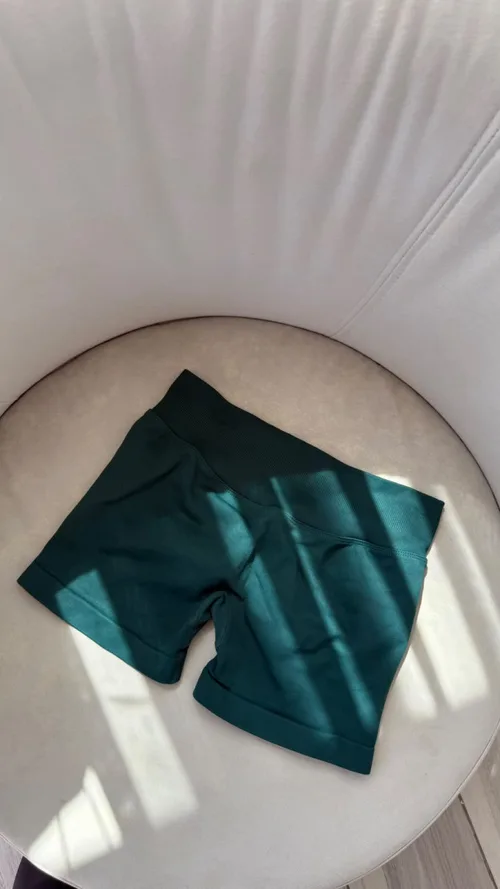 SHORT PRETINA
