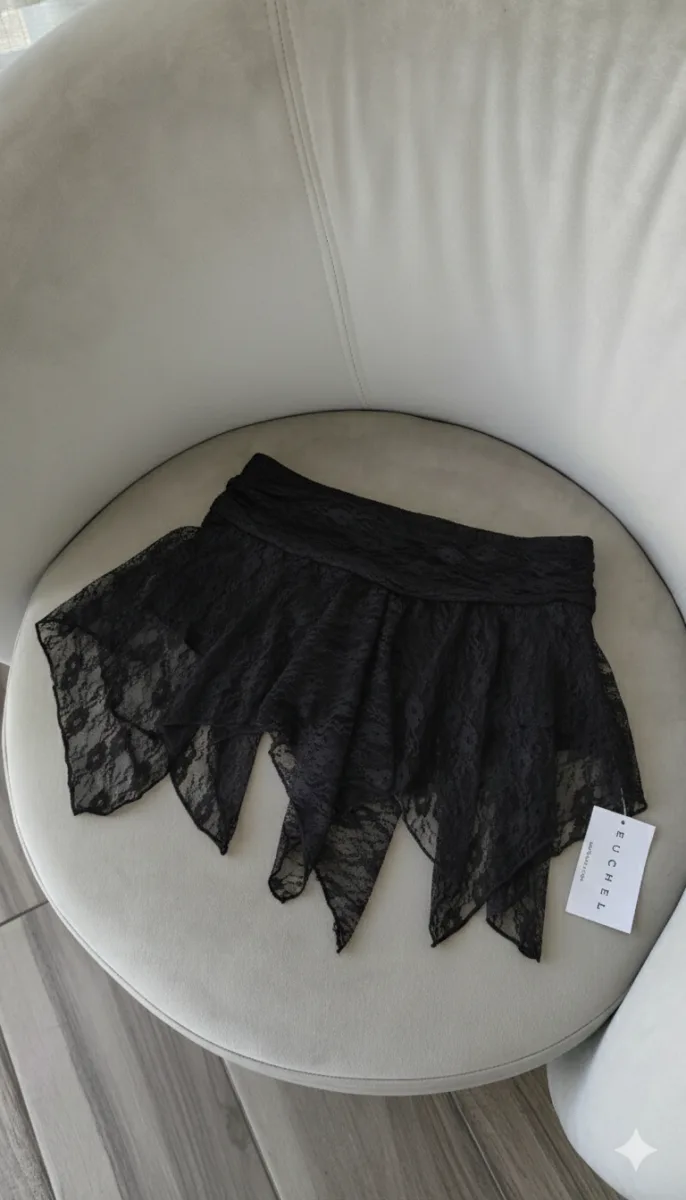FALDA SHORT LILY ENCAJE