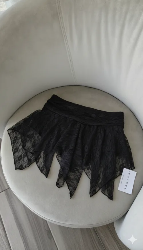 FALDA SHORT LILY ENCAJE