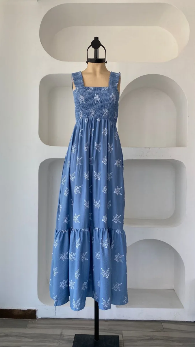 vestido multiaguja
